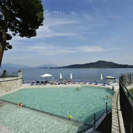 Sleeps 3 Pool T421421